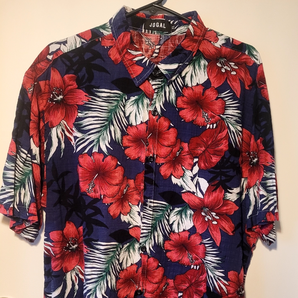 Men's Hawaiian Shirt - Red Floral on Blue.  Brand: Jogal   Size: XL